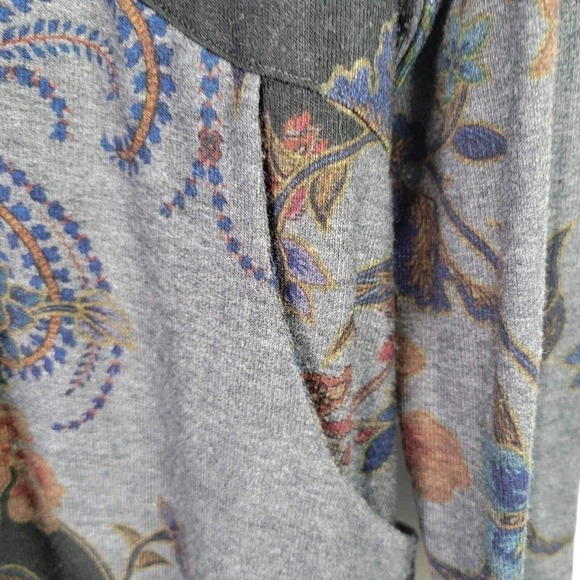 Chicos Tunic Shirt Womens 1 US M Gray Floral LS Longline Pockets Art To Wear - Picture 7 of 13
